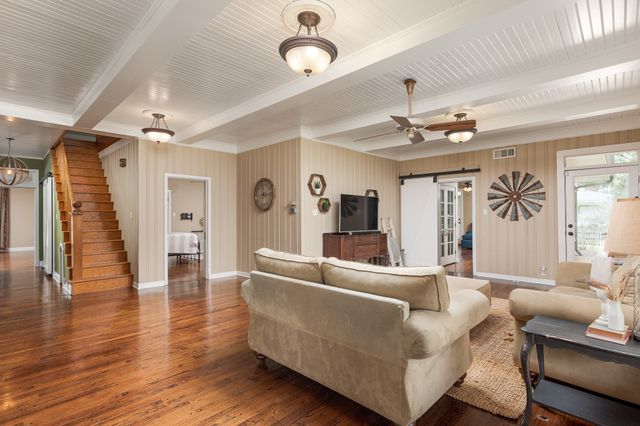 203 E Umphress Street, Van Alstyne, TX 75495