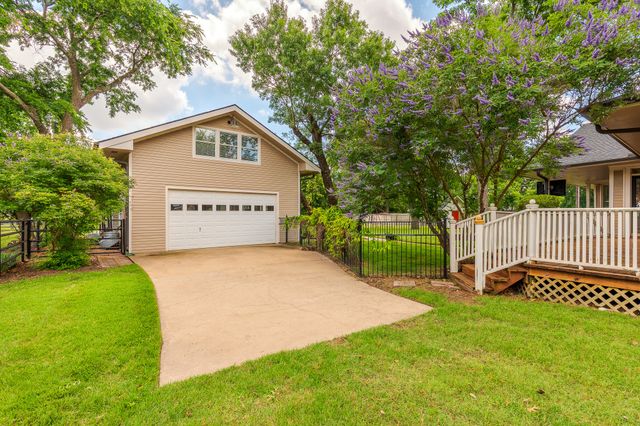 203 E Umphress Street, Van Alstyne, TX 75495