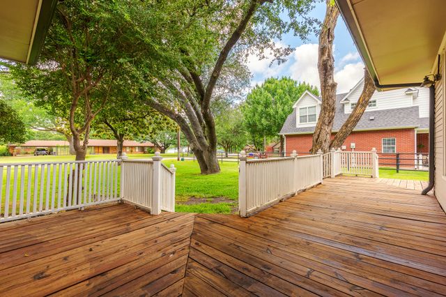 203 E Umphress Street, Van Alstyne, TX 75495