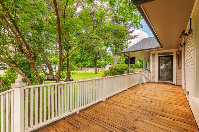 203 E Umphress Street, Van Alstyne, TX 75495