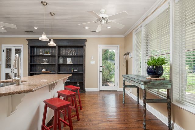 203 E Umphress Street, Van Alstyne, TX 75495