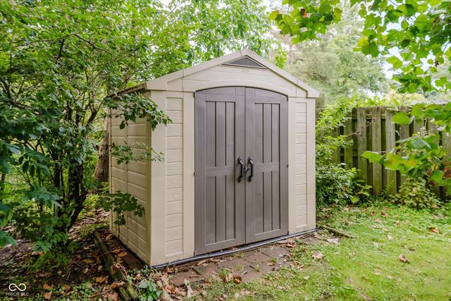 6336 Green Leaves Road, Indianapolis, IN 46220