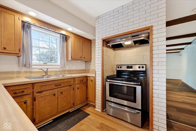 6336 Green Leaves Road, Indianapolis, IN 46220