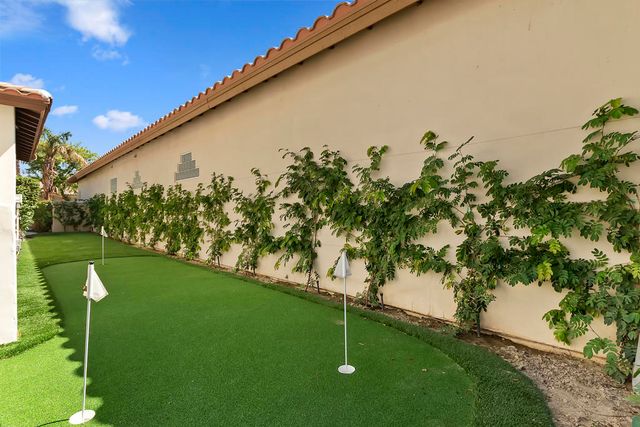 79568 Mission Drive E, La Quinta, CA 92253