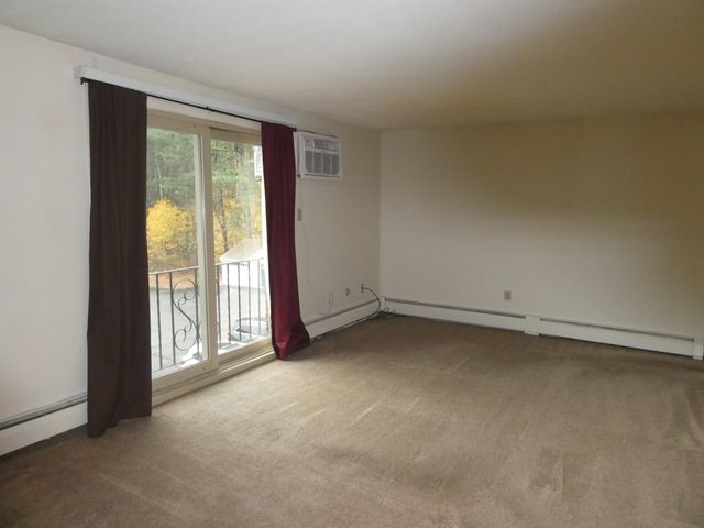 127 English Village Rd Apt 302, Manchester, NH 03102
