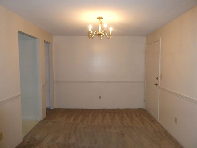 127 English Village Rd Apt 302, Manchester, NH 03102