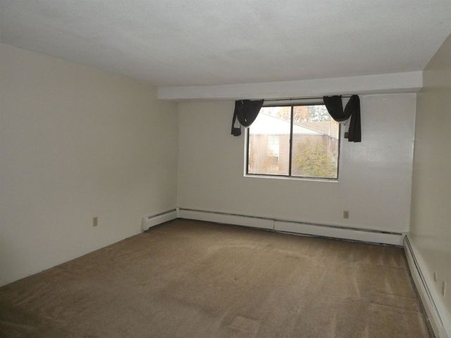 127 English Village Rd Apt 302, Manchester, NH 03102