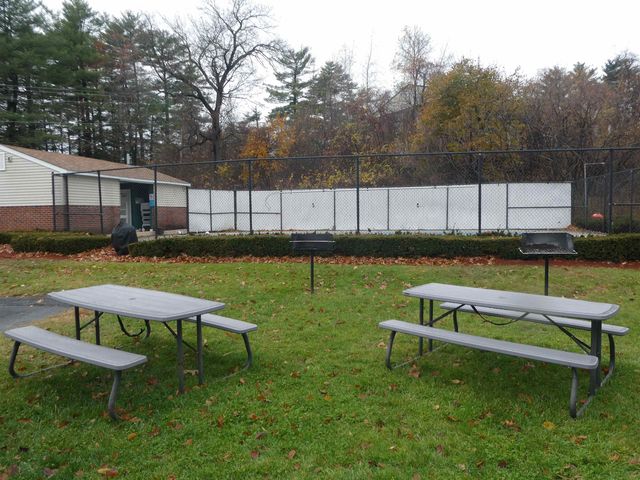 127 English Village Rd Apt 302, Manchester, NH 03102