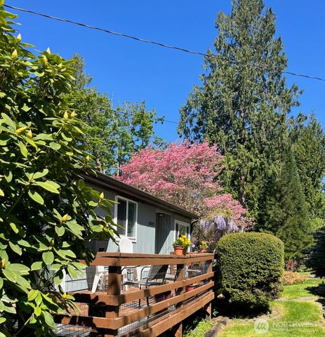 10029 Whitecap Drive NE, Olympia, WA 98502