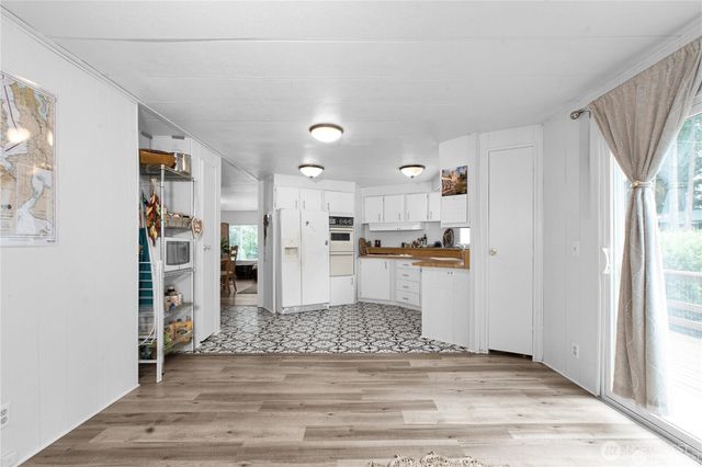 10029 Whitecap Drive NE, Olympia, WA 98502