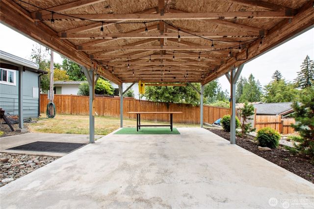 10029 Whitecap Drive NE, Olympia, WA 98502