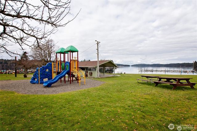 10029 Whitecap Drive NE, Olympia, WA 98502