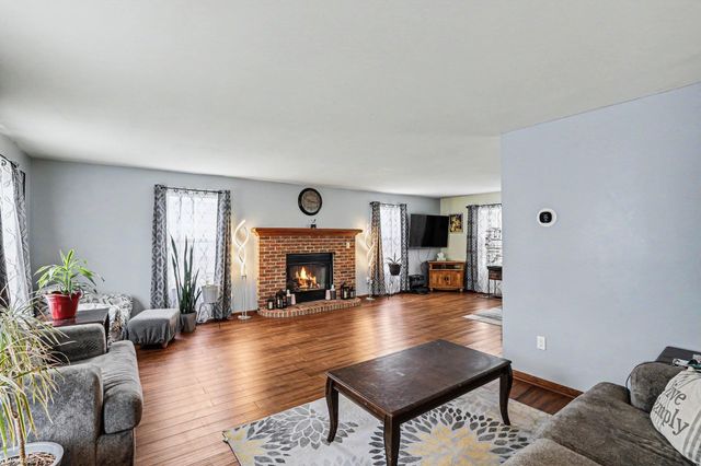 400 Hemlock Lane, Marysville, MI 48080