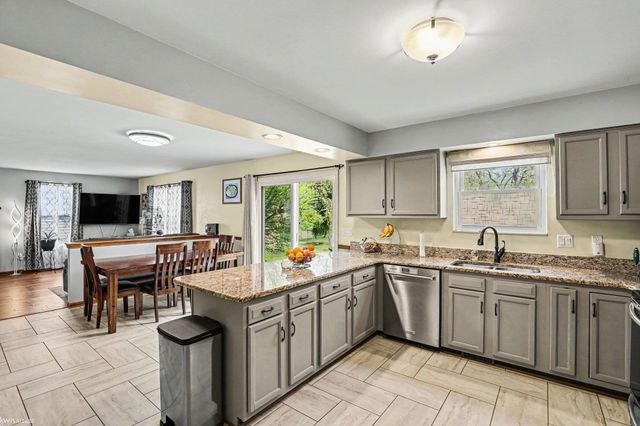 400 Hemlock Lane, Marysville, MI 48080