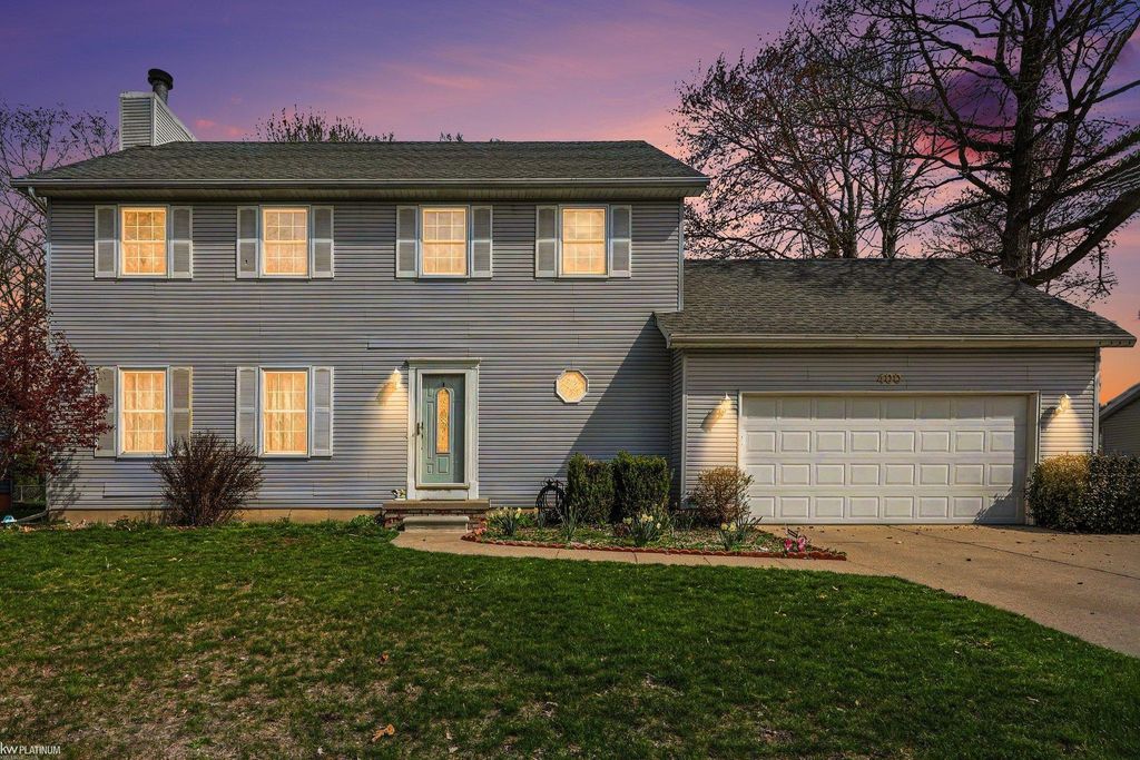 400 Hemlock Lane, Marysville, MI 48080