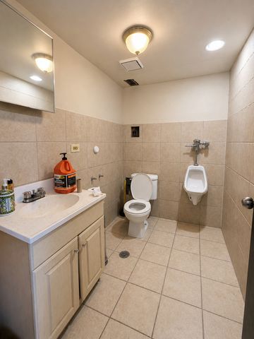 1520 N Throop Street, Chicago, IL 60642
