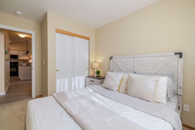 3242 SW Juniper Avenue, Redmond, OR 97756