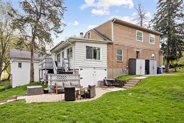 1020 Dean Street, St. Charles, IL 60174