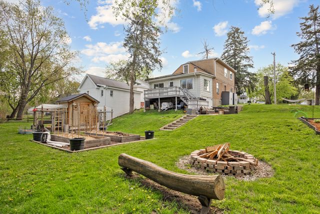 1020 Dean Street, St. Charles, IL 60174