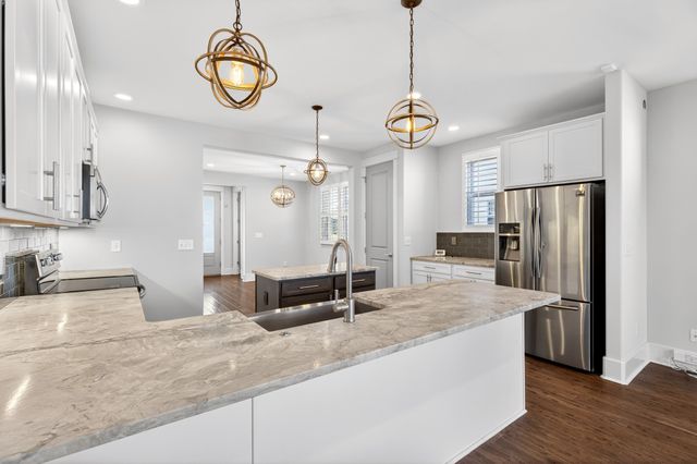 2404B 14th Ave, N, Nashville, TN 37208