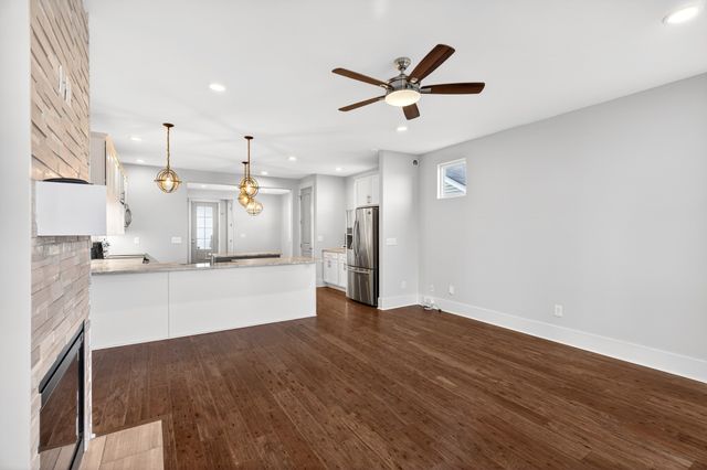 2404B 14th Ave, N, Nashville, TN 37208