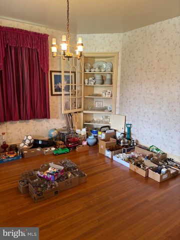 2 HOOVER RD, Lancaster, PA 17603