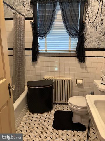 2 HOOVER RD, Lancaster, PA 17603