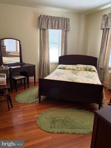 2 HOOVER RD, Lancaster, PA 17603