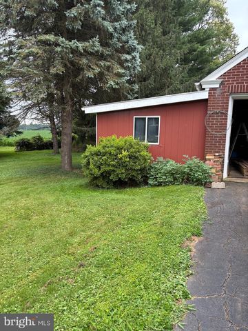2 HOOVER RD, Lancaster, PA 17603