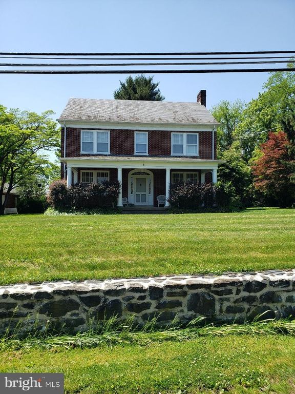 2 HOOVER RD, Lancaster, PA 17603