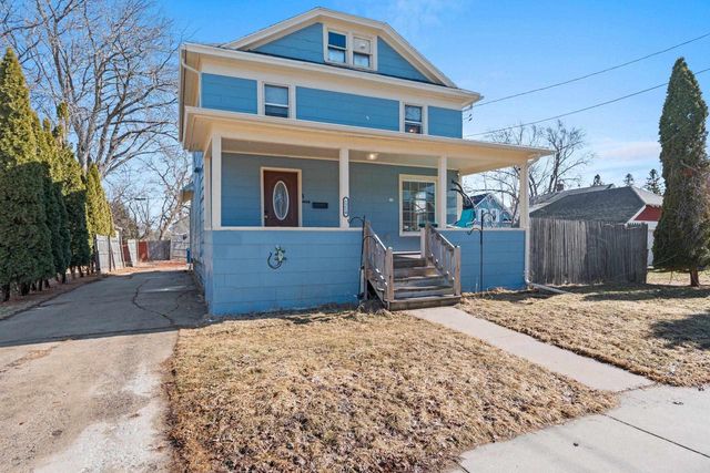 1214 GRAND STREET, Oshkosh, WI 54901