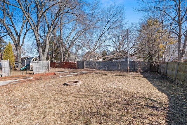 1214 GRAND STREET, Oshkosh, WI 54901