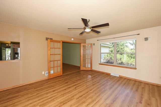 6652 S Scenic COURT, Franklin, WI 53132