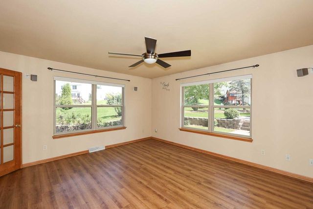6652 S Scenic COURT, Franklin, WI 53132