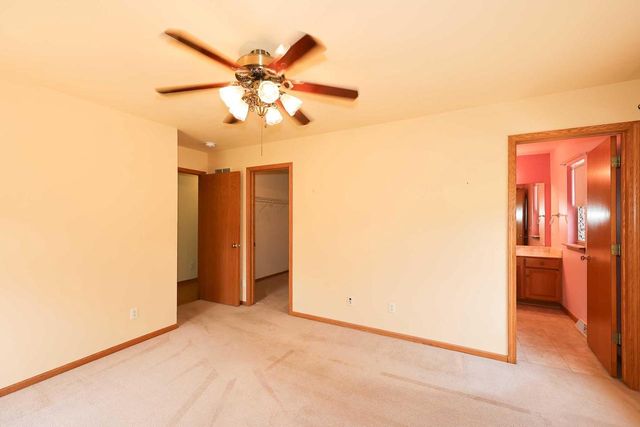 6652 S Scenic COURT, Franklin, WI 53132
