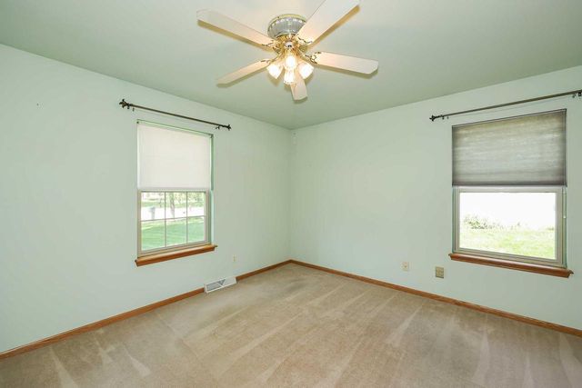 6652 S Scenic COURT, Franklin, WI 53132