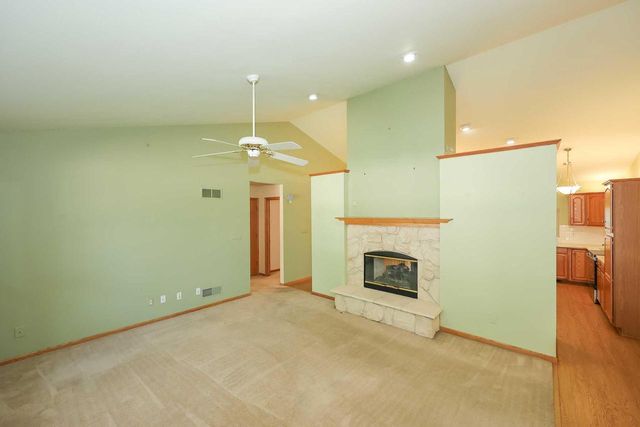 6652 S Scenic COURT, Franklin, WI 53132