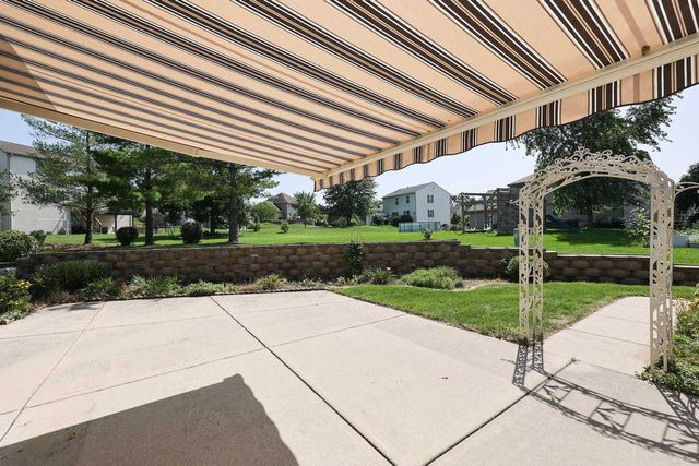 6652 S Scenic COURT, Franklin, WI 53132