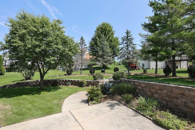 6652 S Scenic COURT, Franklin, WI 53132