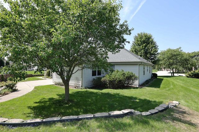 6652 S Scenic COURT, Franklin, WI 53132