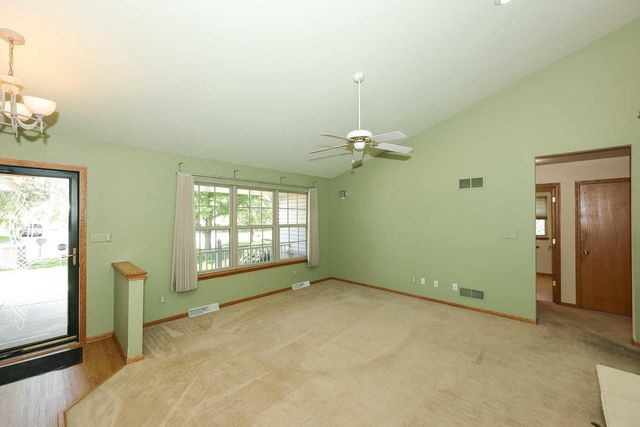 6652 S Scenic COURT, Franklin, WI 53132