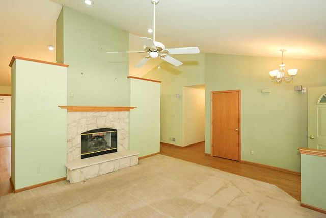6652 S Scenic COURT, Franklin, WI 53132
