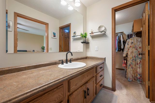 8420 Hawk Spring Hill, Fort Wayne, IN 46825