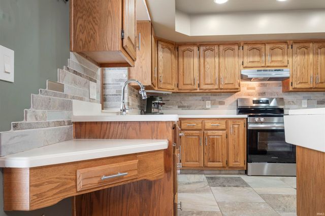 8420 Hawk Spring Hill, Fort Wayne, IN 46825