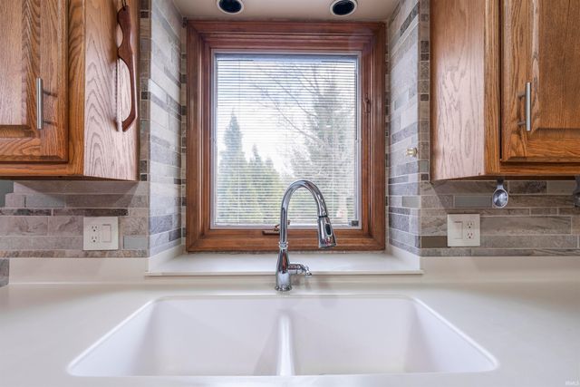 8420 Hawk Spring Hill, Fort Wayne, IN 46825