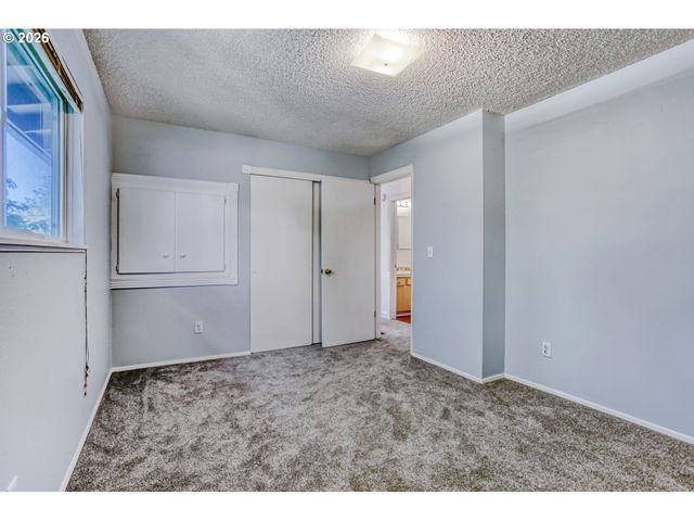 18801 Ne CLACKAMAS St, Portland, OR 97230