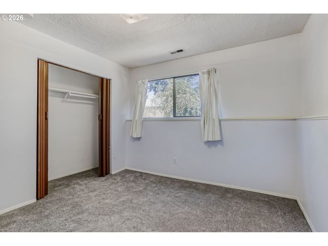 18801 Ne CLACKAMAS St, Portland, OR 97230