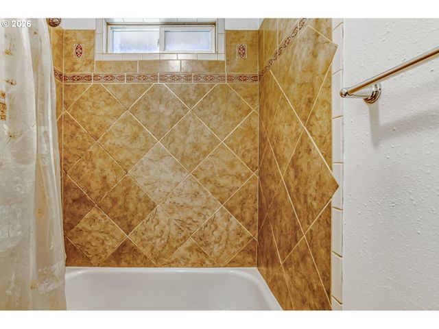 18801 Ne CLACKAMAS St, Portland, OR 97230