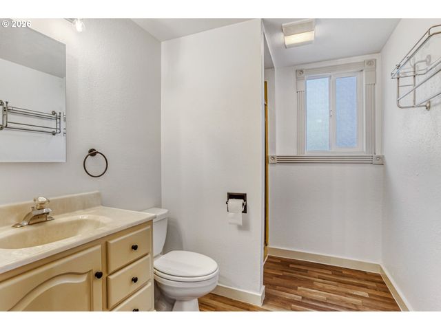 18801 Ne CLACKAMAS St, Portland, OR 97230