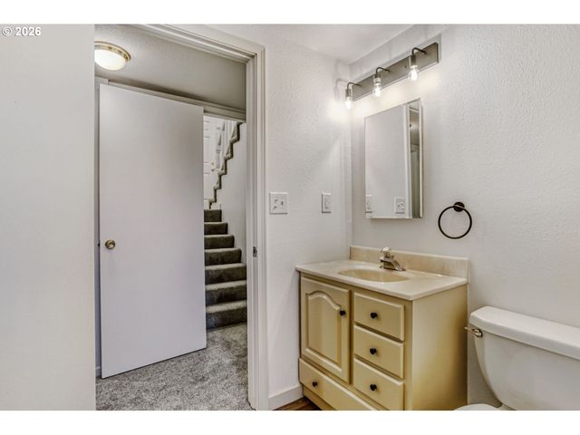18801 Ne CLACKAMAS St, Portland, OR 97230